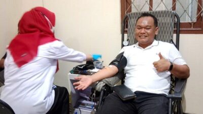 Meski Terbayang Rasa Takut, Ketua Komisi II DPRD Kotabaru Tetap Lakukan Donor Darah Pertama Kali