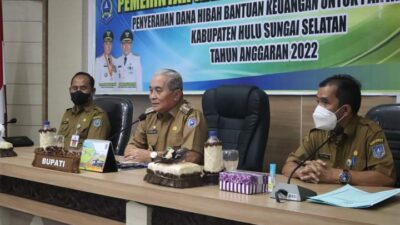 Bupati HSS Serahkan Dana Hibah Parpol 