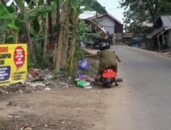 Buang Sampah Sembarang, Menzalimi Orang Lain