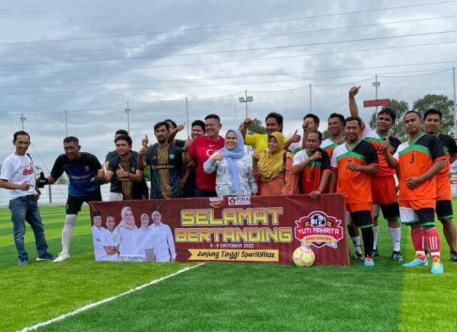 Turnamen Mini Soccer bersama Yuti Mahrita di Lapangan Mini Soccer Laros Kota Banjarbaru, Sabtu (8/10/2022). (Foto: Koranbanjar.net)