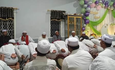 Acara Baayun Mulud dipimpin Habib Salim Bahasyim atau dikenal Habib Panggang Selasa (18/10/2022). (foto : koranbanjar.net)