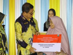 Silahturahmi Dengan PKH dan TKSK se Kabupaten, Pemkab Kotabaru Salurkan Bantuan