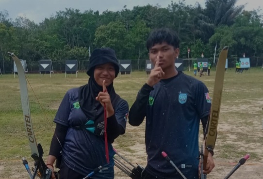 Tim panahan Kabupaten Banjar meraih emas menambah perolehan medali di Porprov Kalsel XI di Kandangan Hulu Sungai Selatan (HSS), Sabtu (12/11/2022). (Sumber Foto: Kominfo Banjar/Koranbanjar.net)