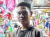 Zainal Arifin, Penjual mainan anak di Toko 3S Jalan KS Tubun Banjarmasin. (Foto: Leon/Koranbanjar.net)