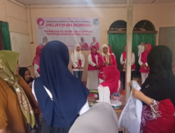 Diah Rivani Motivasi Peserta Pelatihan Bordir di Pasayangan Utara