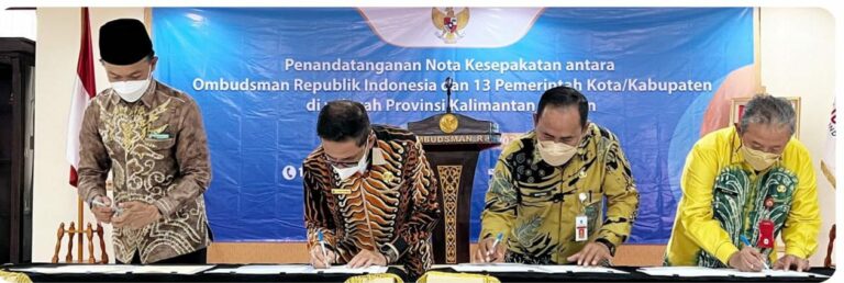 Penandatanganan kerjasama Pemkab Tanah Bumbu dengan Ombudsman RI, Rabu (30/11/2022) di Gedung Serbaguna Ombudsman RI di Jakarta. (Sumber Foto: Kominfo Kabupaten Tanah Bumbu/Koranbanjar.net)