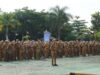Peringatan Hari Bela Negara (HBN) ke-74 bertempat di Halaman Kantor Bupati di Batulicin, Senin (19/12/2022). (Sumber Foto: Kominfo Kabupaten Tanah Bumbu/Koranbanjar.net)