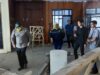 Bupati Kotabaru Sayed Jafar saat meninjau pembangunan Wisma Saijaan (Sumber Foto: Diskominfo Kotabaru/Koranbanjar.net)