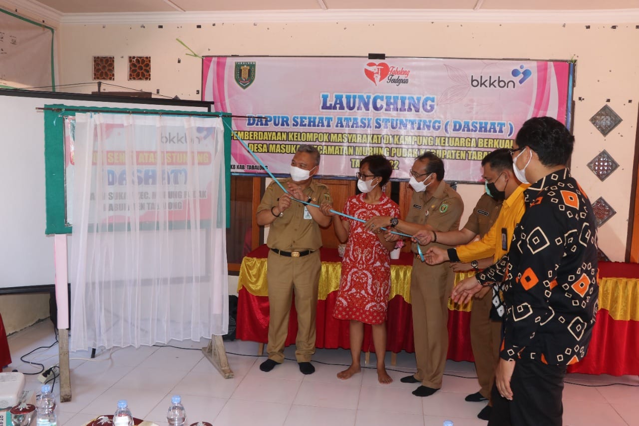 Peresmian dapur sehat atasi stunting (Dashat) di Desa Masukau, Kecamatan Murung Pudak. (Foto: Prokopim Tabalong)