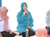 Ketua TP PKK saat melakukan sosialisasi terkait stunting di Desa Rampa. (Sumber Foto: Diskominfo Kotabaru/Koranbanjar.net)