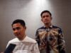 Ketua Bawaslu Provinsi Kalimantan Selatan, Azhar Ridhanie didampingi Koordinator Divisi Hukum dan Penyelesaian Sengketa, Doddy saat wawancara di Hotel Nasa Banjarmasin, Minggu (11/12/2022). (Foto: Leon/Koranbanjar.net)