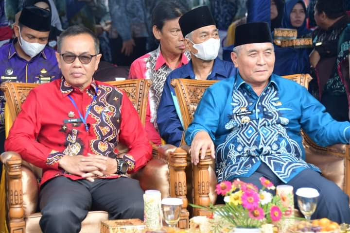 Bupati dan Sekda hadiri acara puncak hari jadi Kecamatan Daha Utara, Kabupaten HSS. (Foto: Kominfo HSS)