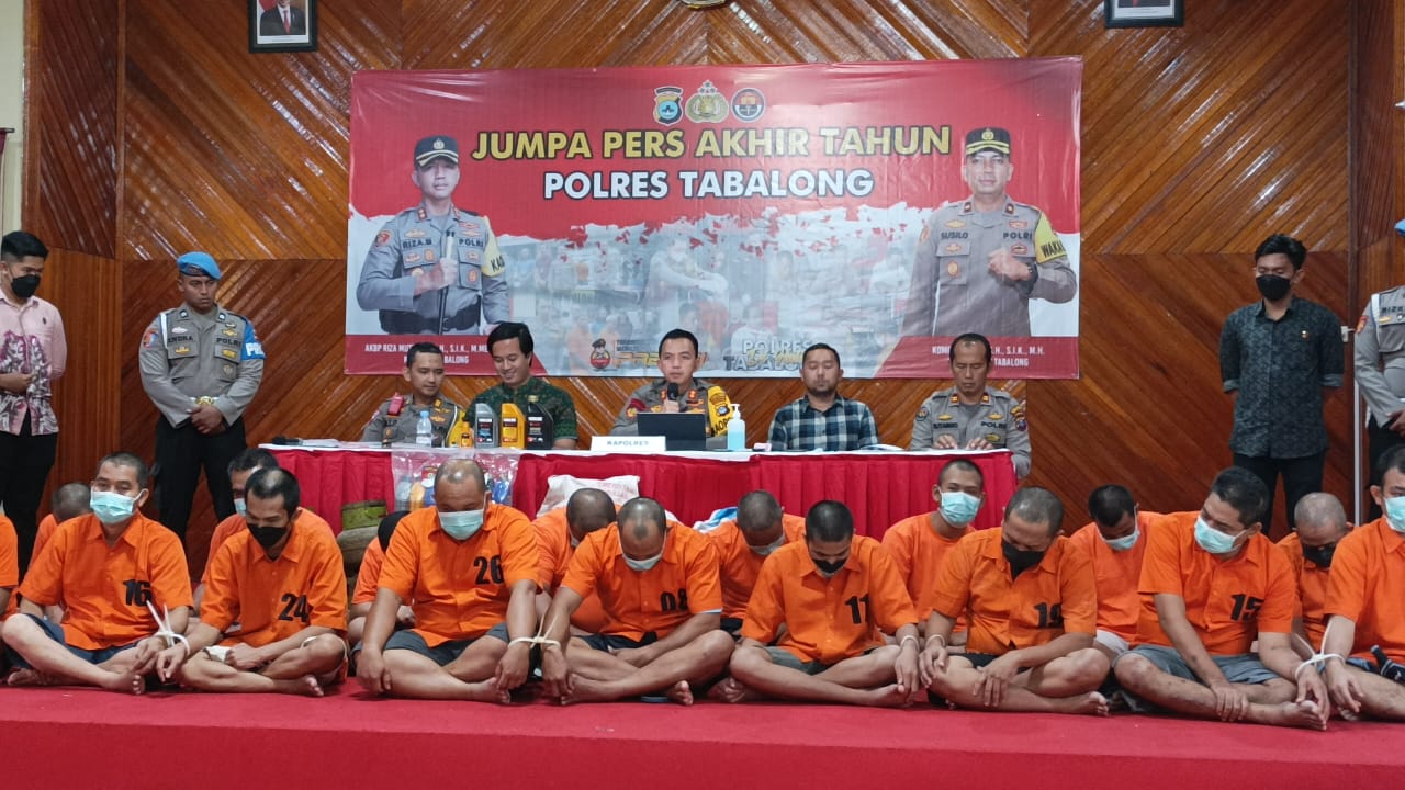 Polres Tabalong menggelar jumpa pers akhir tahun. (Foto : Arif/Koranbanjar.net)