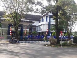 Pipa Distribusi PTAM Intan Banjar di Karang Anyar Mengalami Kebocoran