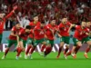 Maroko merayakan kemenangan dalam babak adu penalti saat pertandingan sepak bola babak 16 besar Piala Dunia Qatar antara Maroko dan Spanyol di Education City Stadium di Al-Rayyan, barat Doha, Qatar, Selasa (6/12/2022).( Sumber Foto: JAVIER SORIANO/AFP)