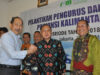 Direktur Utama PT Air Minum Intan Banjar, H. Syaiful Anwar (tengah). (Foto: Perpamsi Kalsel/Koranbanjar.net)