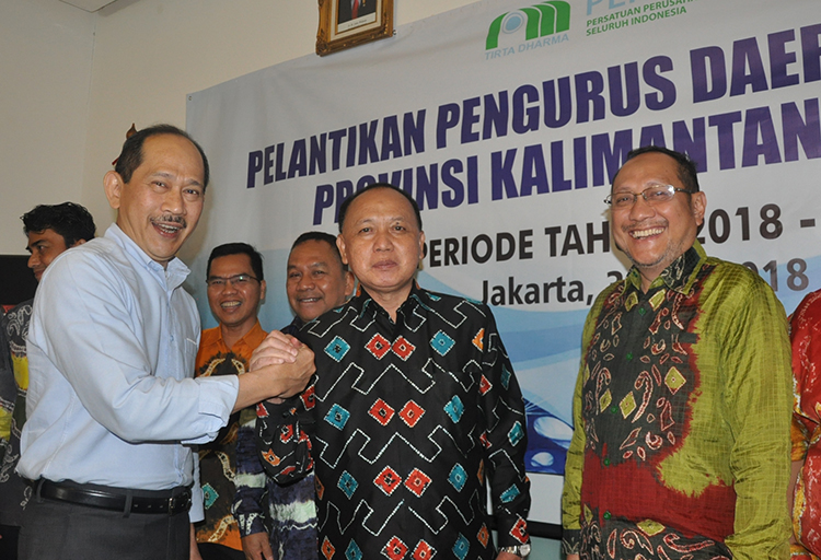 Direktur Utama PT Air Minum Intan Banjar, H. Syaiful Anwar (tengah). (Foto: Perpamsi Kalsel/Koranbanjar.net)
