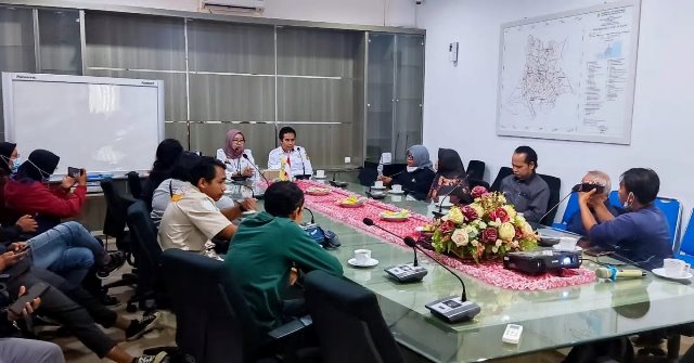 Dinas Komunikasi, Informatika dan Statistik (Diskominfotik) Kota Banjarmasin menggelar diskusi serta evaluasi kerjasama antara Pemerintah Kota Banjarmasin dengan media massa, Rabu (27/12/2022). (Sumber Foto: Diskominfotik Kota Banjarmasin/Koranbanjar.net)