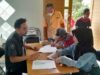 Pembagian STB di Kelurahan Basirih Selatan Kecamatan Banjarmasin Selatan. (Sumber Foto: Diskominfotik Kota Banjarmasin/Koranbanjar.net)