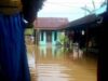 Permukiman penduduk Desa Jati Baru, Kecamatan Astambul dikelilingi air. (Foto: Koranbanjar.net)