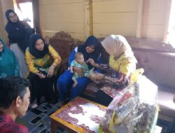 Peringati Hari Gizi, Ketua TP PKK Kotabaru Terjun Langsung Berikan Asupan