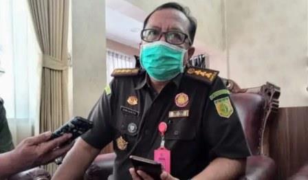 Asisten Tindak Pidana Khusus (Aspidsus) Kejaksaan Tinggi Kalimantan Selatan, Dwianto Prihartono dalam wawancara dengan awak media di Kantor Kejati Kalsel, Banjarmasin. (Foto: Koranbanjar.net)