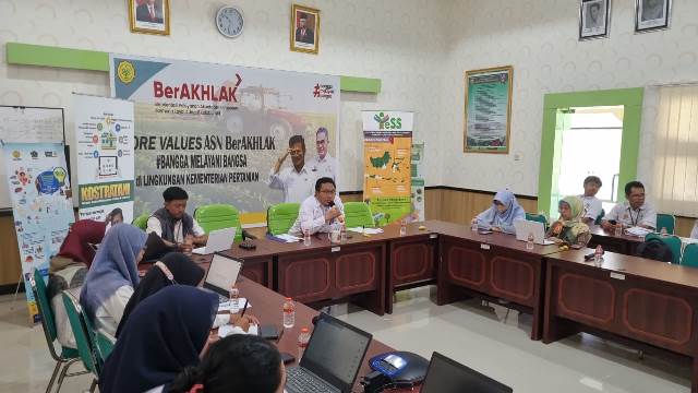 Sosialisasi untuk memperkenalkan program Youth Enterpreneurship and Employment Support Services (YESS). (Sumber Foto: Tim Ekspos SMK PP Negeri Banjarbaru/Koranbanjar.net)