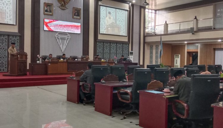 Rapat paripurna DPRD Kabupaten Banjar, Kamis (12/1/2023). (Sumber Foto: Kominfo Kabupaten Banjar/Koranbanjar.net)