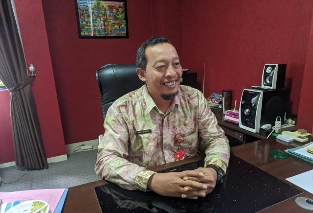Kepala Dinas Pendidikan Kota Banjarbaru saat ditemui ruangannya, Kamis (12/1/2023) (Sumber Foto: Ari/Koranbanjar)
