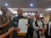 Orang tua Brigadir J laporkan Ferdy Sambo Cs ke Polres Metro Jakarta Selatan. (Foto: Suara.com/Rakha)