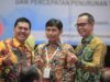 Sekda Kabupaten Hulu Sungai Selatan, Muhammad Noor (kanan) saat mengikuti Rakerda Program Bangga Kencana dan Percepatan Penurunan Stunting Tingkat Provinsi Kalimantan Selatan, Rabu (15/2/2023). (Foto: Kominfo Kabupaten HSS/Koranbanjar.net)