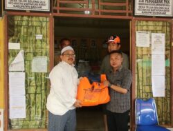 Warsita Dampingi Wabup Banjar Salurkan Bantuan Korban Banjir