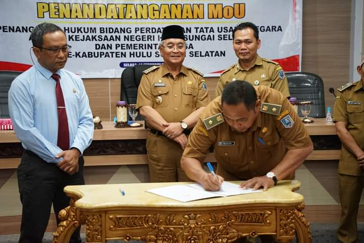 APDESI Kecamatan di HSS tandatangani MOU dengan Kajari HSS. (Foto: Diskominfo HSS)