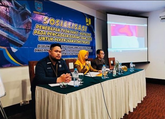 Sosialisasi Penerapan Tingkat Komponen Dalam Negeri (TKDN) dan E-Katalog pada Pengadaan Barang dan Jasa untuk Pekerjaan Konstruksi yang dilaksanakan oleh Dinas PUPRP Kabupaten Banjar, Senin (20/2/2023),. (Foto: PUPRP Banjar/Koranbanjar.net)