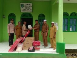 Korban Kebakaran di Desa Sungai Rukam Terima Bantuan