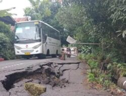 Rusak Parah, Hafiz Ansyari Minta Jalan Longsor Desa Paran Segera Ditangani