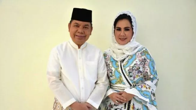 Bupati Kapuas, Ben Brahim S Bahat dan istrinya, Ary Egahni Ben Bahat ditetapkan sebagai tersangka kasus dugaan korupsi pemotongan pembayaran ASN. (Foto: Kapuaskab.go.id)