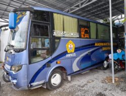 Adaro Logistik Sumbang Alat Musik Drumband dan Mini Bus Untuk Amnus Banjarmasin