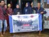 PT Baramarta (Perseroda) bersama Forum Jurnalis Banjar (FJB) dan BPBD Kabupaten Banjar mendistribusikan bantuan kepada korban terdampak banjir di wilayah Kabupaten Banjar, Selasa (7/3/2023). (Foto: Kominfo Kabupaten Banjar/Koranbanjar.net)