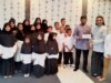 Pimpinan Umum Koranbanjar.net, Denny Setiawan menyerahkan donasi kepada Ustad Abdullah.