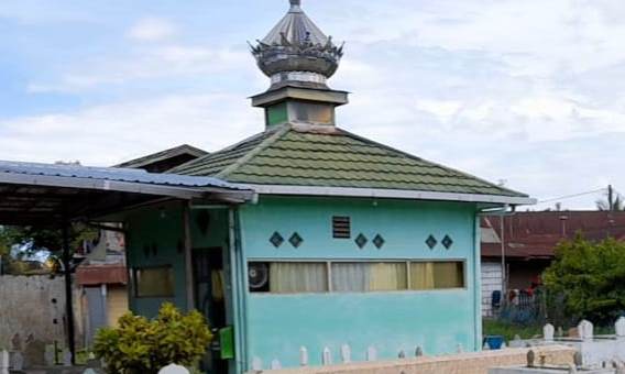 Makam Mualim KH Abdus Syukur sekarang di Alkah Masjid Jami. (foto: koranbanjar.net)