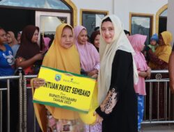 Bupati Sayed Jafar Alaydrus Bagikan Bantuan Paket Sembako