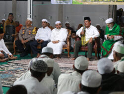 Paman Birin Sahur Bersama Warga Guntung Papuyu Kecamatan Gambut