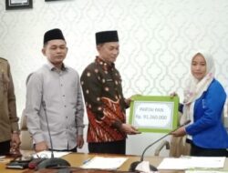 Delapan Parpol di Kabupaten Tanah Bumbu Terima Dana Hibah