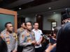 Kapolda Kalimantan Selatan, Irjen Pol Andi Rian Ryacudu Djajadi saat memberikan keterangan pers. (Foto: Humas Polda Kalsel)