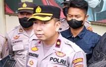 Kapolsek KPL Kompol Aryansyah saat wawancara dengan media di Banjarmasin.