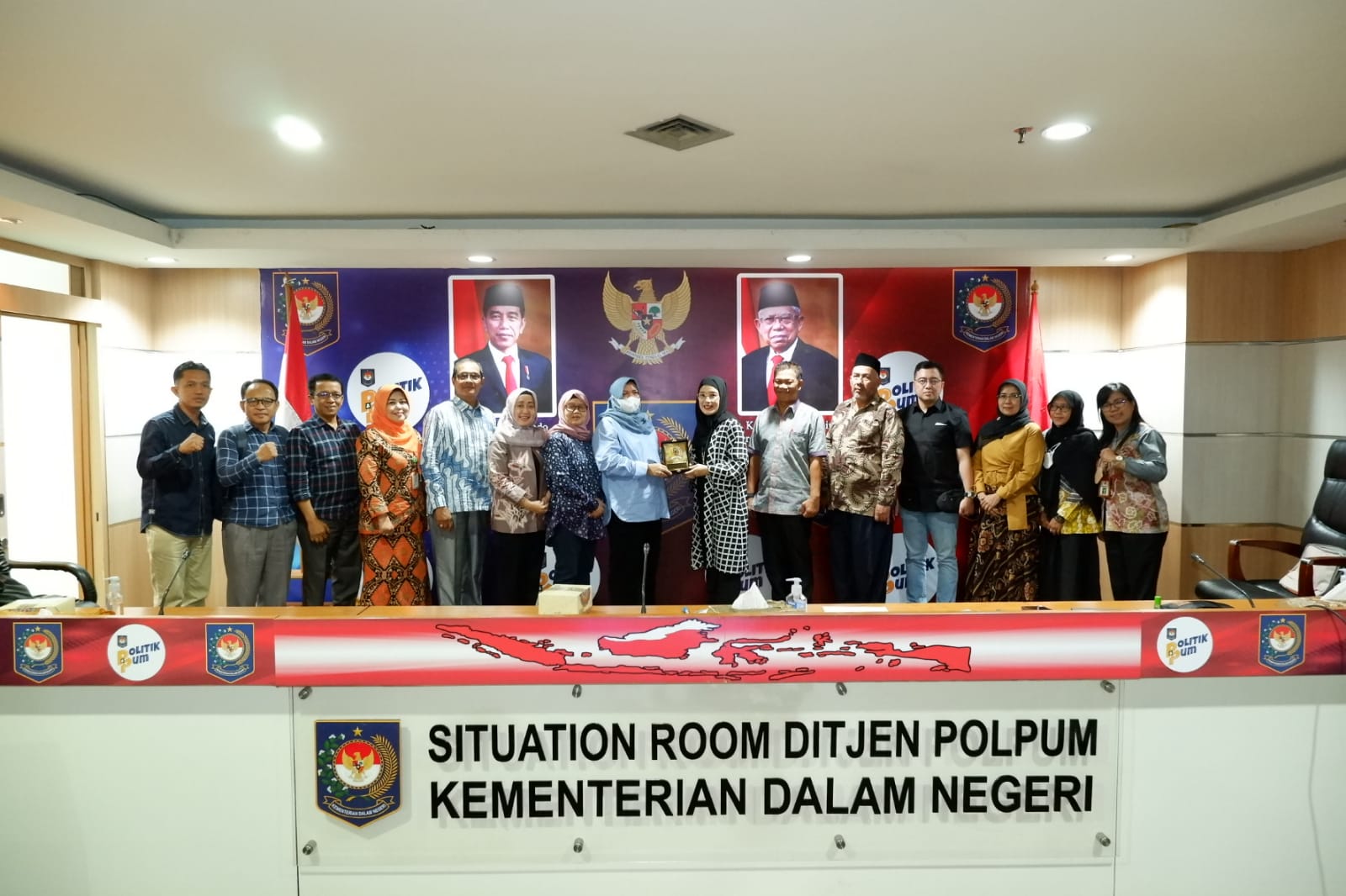 Pansus II DPRD Kalsel mengunjungi Kantor Kementerian Dalam Negeri Republik Indonesia (Kemendagri RI) guna konsultasi terkait Raperda P4GNPNP, Jumat (5/5/2023). (Foto: Humas DPRD Kalsel/Koranbanjar.net)