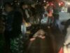 Sang suami tergeletak tak bernyawa pasca kejadian kecelakaan di Jl A Yani Km25, Minggu (21/5/2023). (Sumber Foto: Grup Landu Rescue)