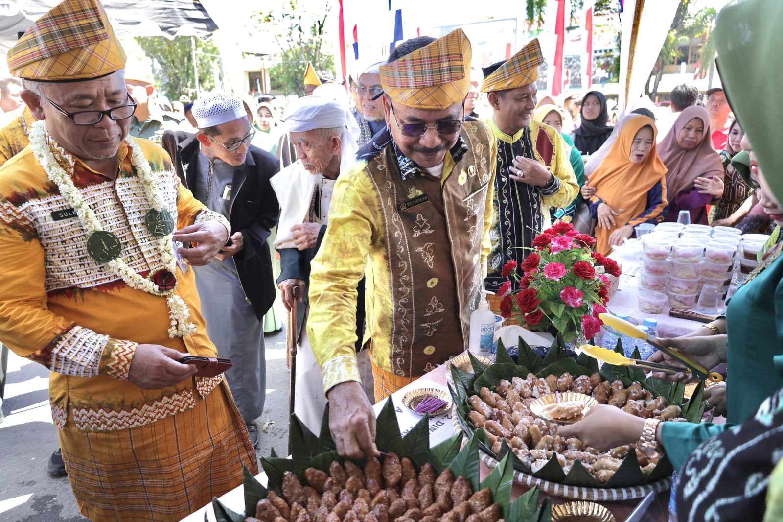 Ketua DPRD Kalimantan Selatan, Supian HK menghadiri peringatan Hari Jadi Ke-71 Kabupaten Hulu Sungai Utara (HSU), Kamis (11/5/2023). (Foto: Humas DPRD Kalsel/Koranbanjar.net)
