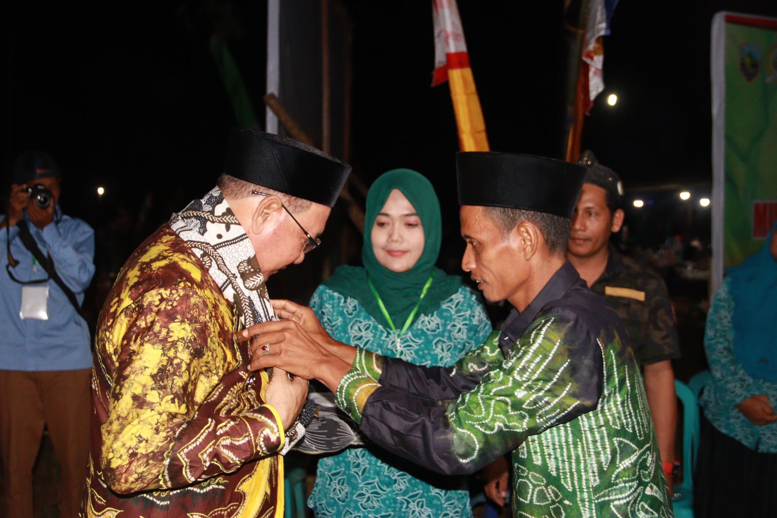 Bupati Kotabaru H Sayed Jafar bersama jajarannya menghadiri peringatan hari jadi Desa Mulyoharjo, Kecamatan Pamukan Utara, Minggu (7/5/2023). (Foto: Kominfo Kotabaru/Koranbanjar.net)